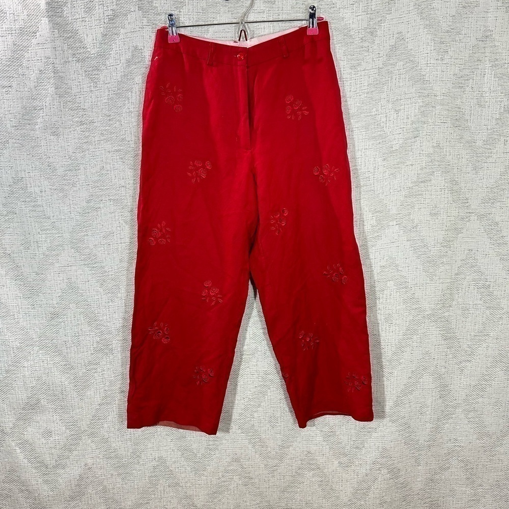Annie Alexander red floral embroidered capris size 6